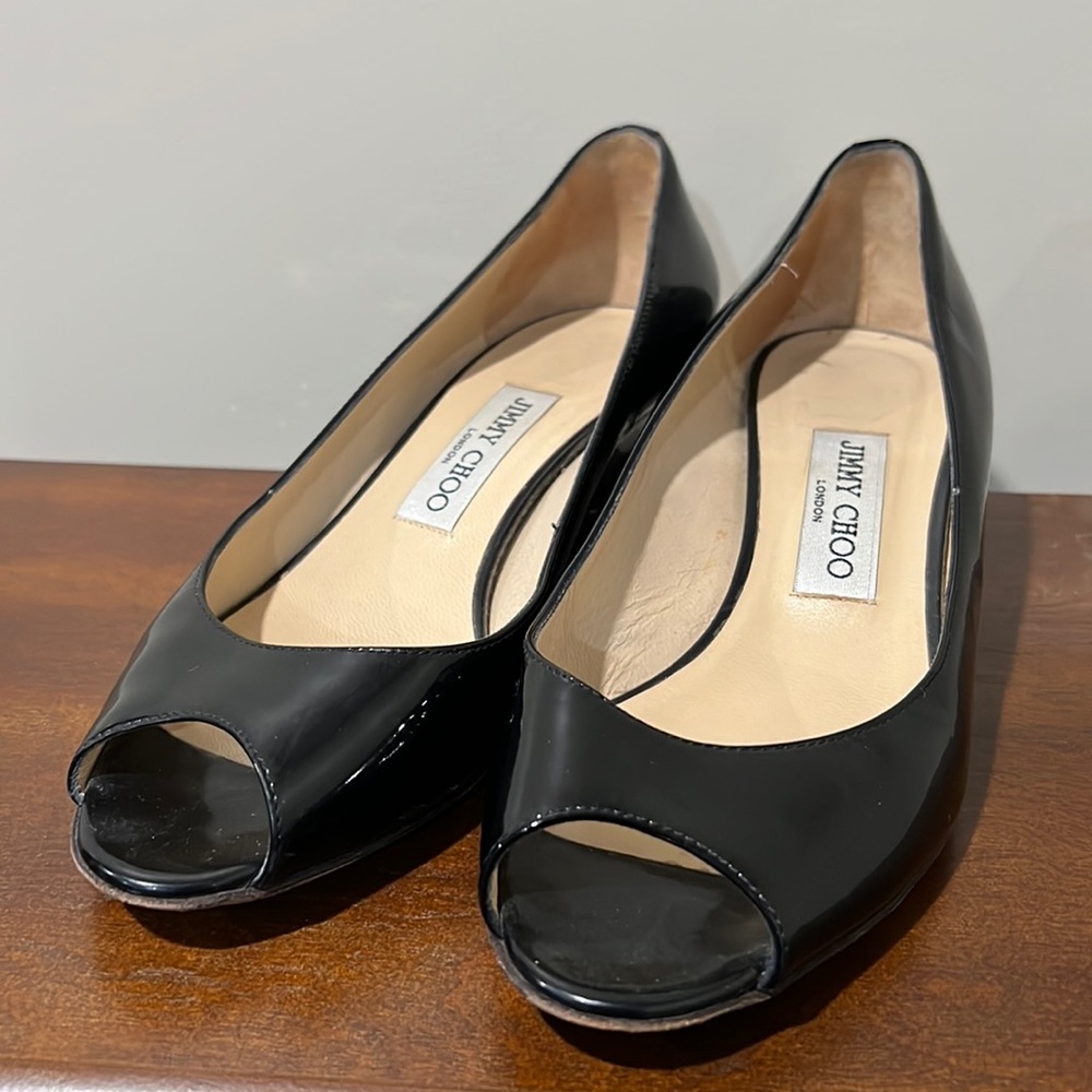 Jimmy Choo Patent Leather Pump Heel Size 38 1/2 U.S. 7 1/2 Apox. - Picture 4 of 15